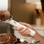 Heated ice cream scoop