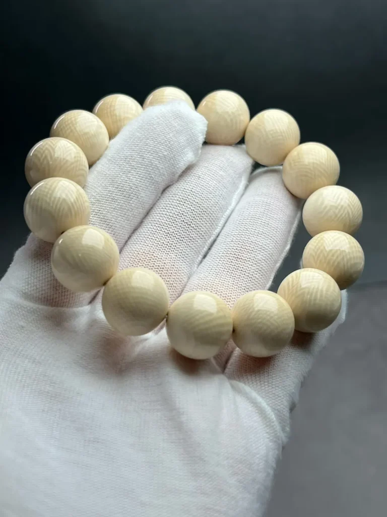 Mammoth ivory 3